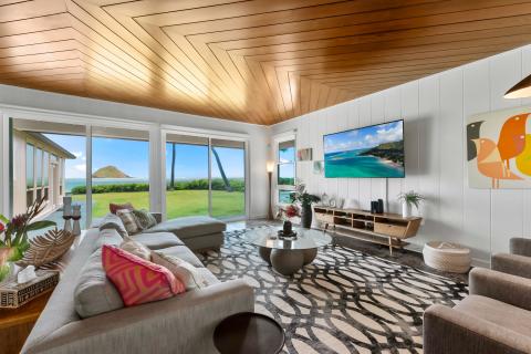 Lanikai Oceanside 4 Bedroom