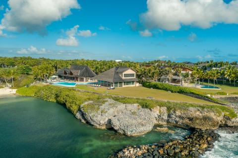 Beach Cove Luxury Rental