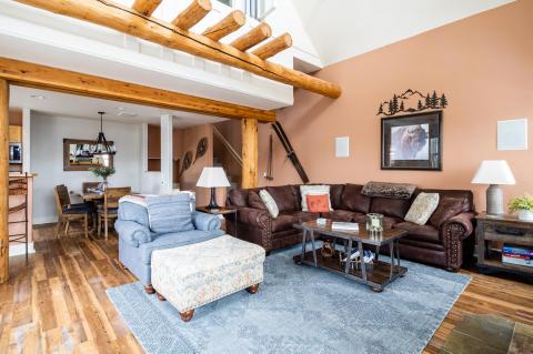 Saddle Ridge Townhome | Unit J1