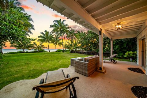 Honolulu Beachfront Retreat