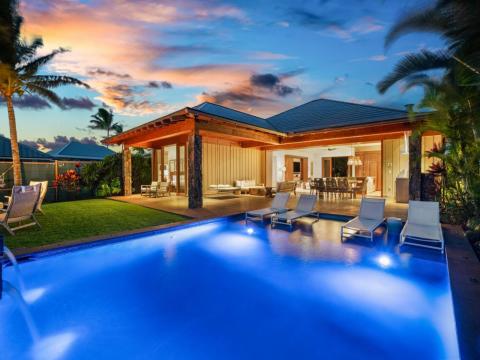Hale Wa'a 4 Bedroom Luxury Home w/Private Pool