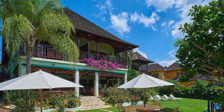 Shangri La Lagoon Villa Discovery Bay Vacation Villa